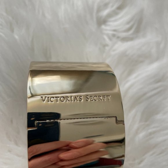 Victoria's Secret gold cuff bracelet - Picture 4 of 4
